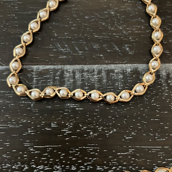 Pearl and Gold Necklace - Picture 3 of 5